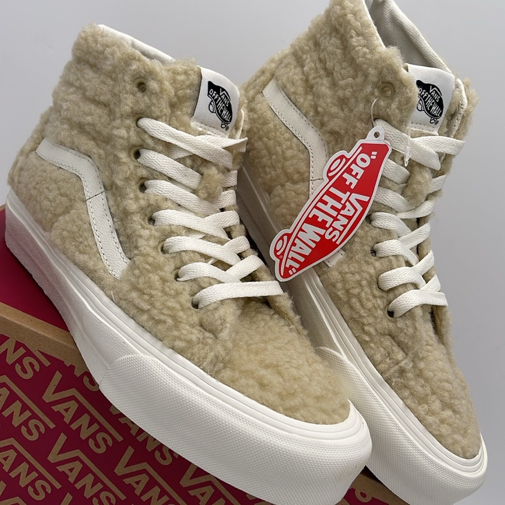 Vans WMNS Sk8-Hi Tapered Sneakers Sk8-Hi Tapered
Cozy Hug Mojave Desert
Sherpa - Picture 6 of 16
